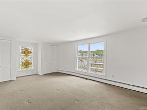 Undisclosed Address #1010553, Aquebogue NY 11931