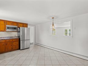 Undisclosed Address #1010553, Aquebogue NY 11931
