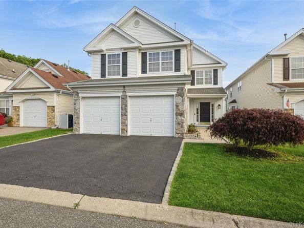 8 Jennifer Lane, Middle Island NY 11953