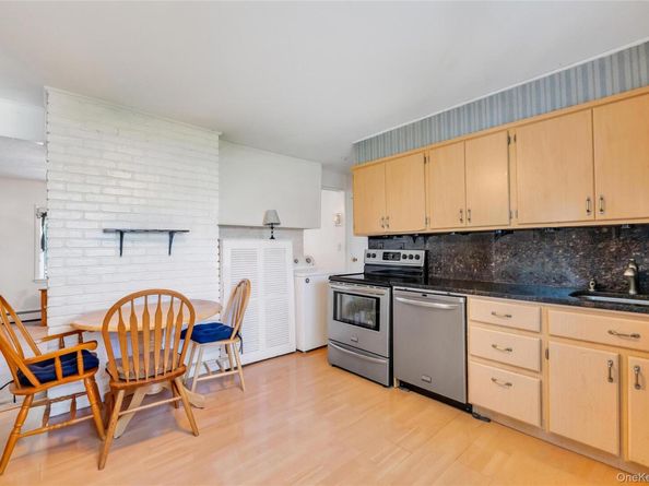 26 Berry Lane, Hicksville NY 11801