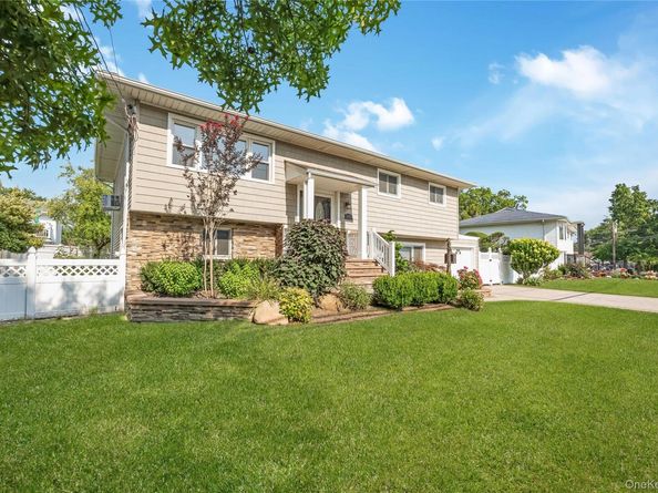 1777 Roberta Lane, Merrick NY 11566