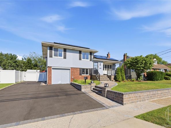 140 Intervale Avenue, Farmingdale NY 11735