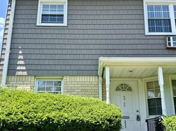 3922 Wilshire Lane H, Oakdale NY 11796