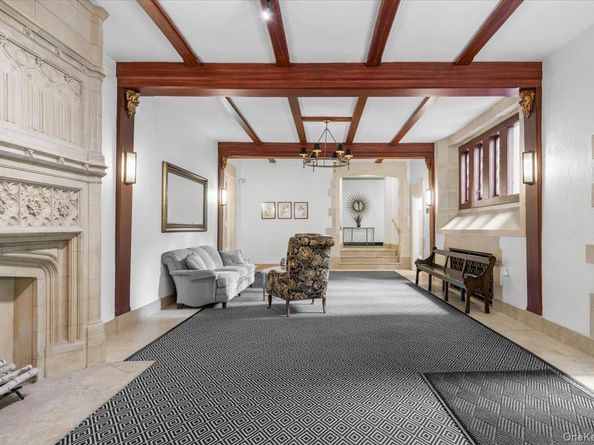 250 Bronxville Road 4H, Bronxville NY 10708
