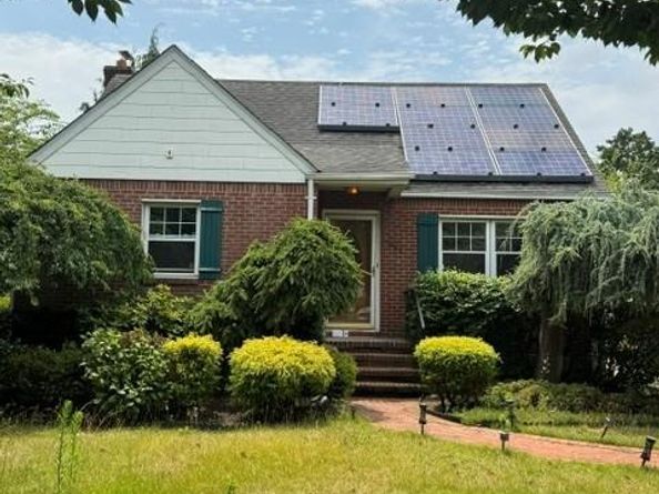852 Henry Street, Uniondale NY 11553