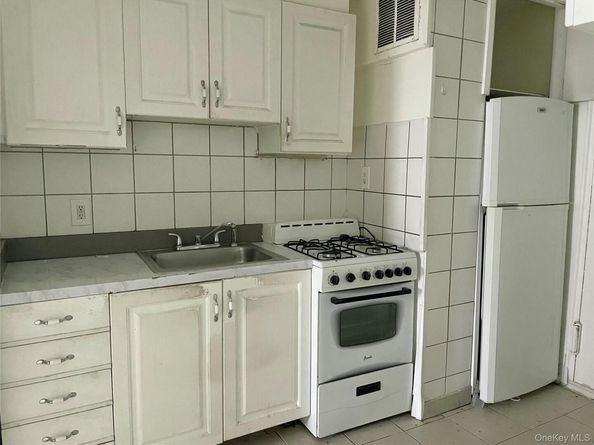 65-15 Yellowstone Boulevard 2C, Forest Hills NY 11375