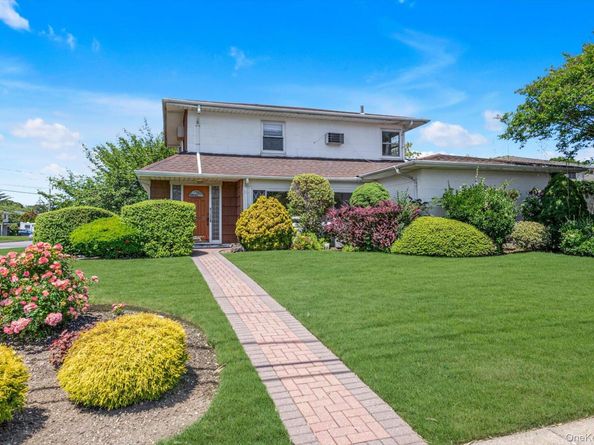 430 Violet Street, Massapequa Park NY 11762