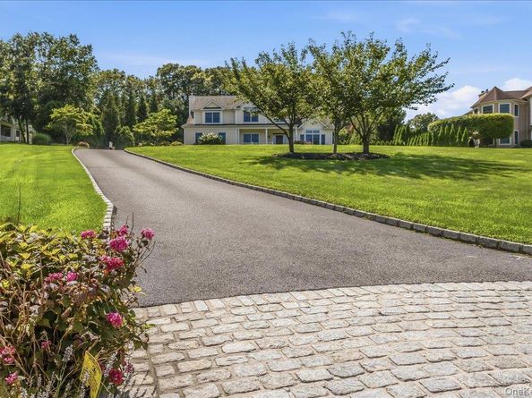 5 Preston Hollow Court, Northport NY 11768