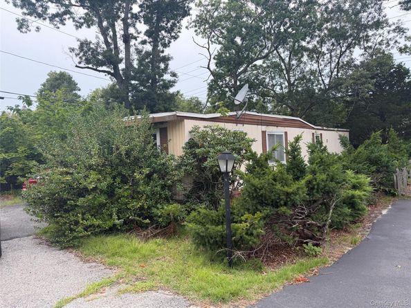 2 Periwinkle Drive, Bohemia NY 11716
