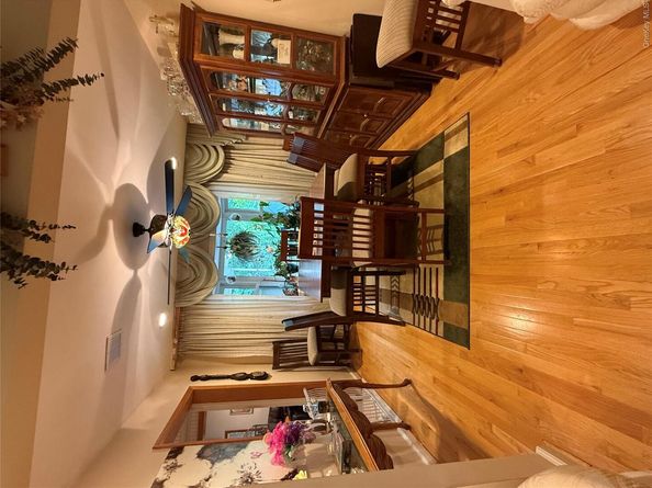 90 Transverse Road, Garden City NY 11530