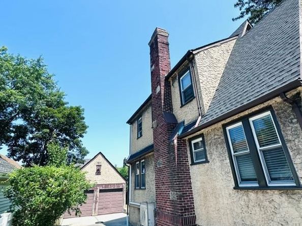 25511 Iowa Road, Great Neck NY 11020