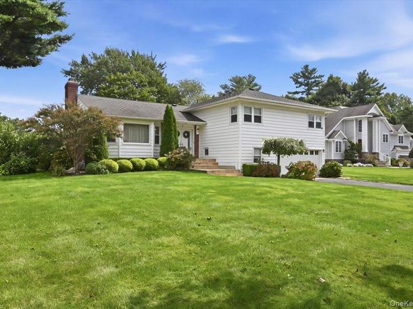 3 Maplewood Lane, East Hills NY 11576
