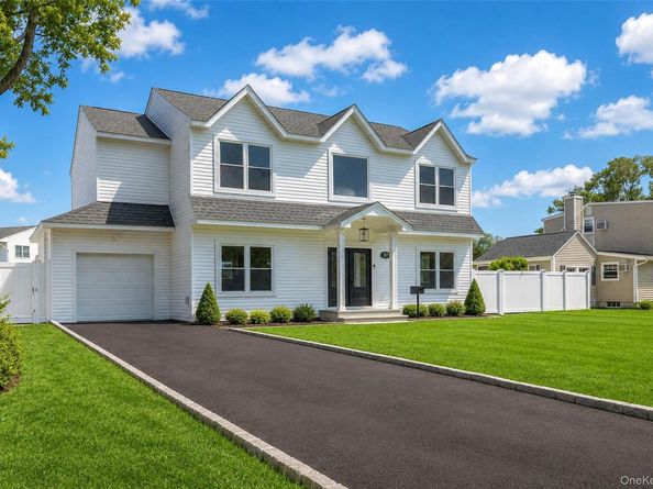 37 Gladstone Avenue, West Islip NY 11795