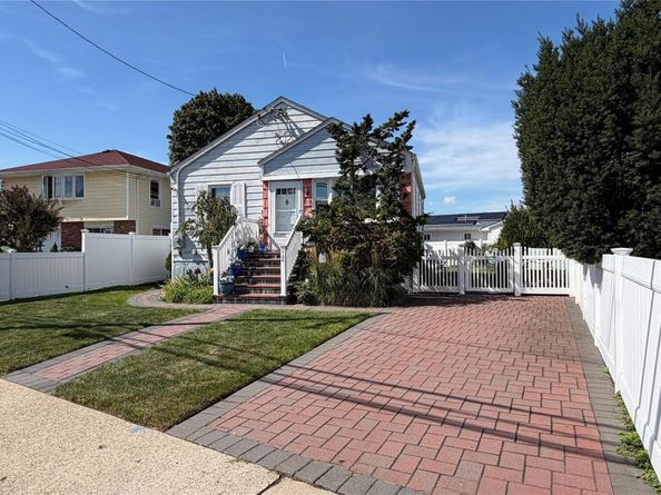 112 Morgan Street, Hicksville NY 11801