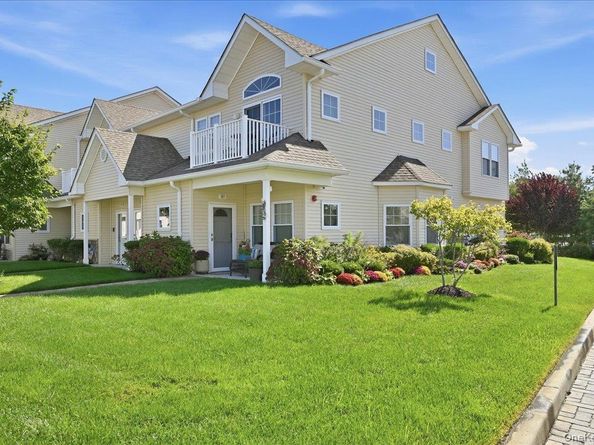 301 Anchor Court, Copiague NY 11726