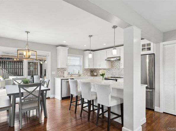 24 Essen Place, Bethpage NY 11714