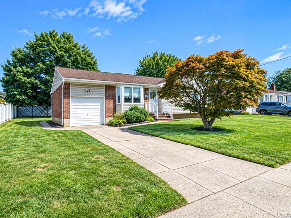 149 Burlington Avenue, Deer Park NY 11729