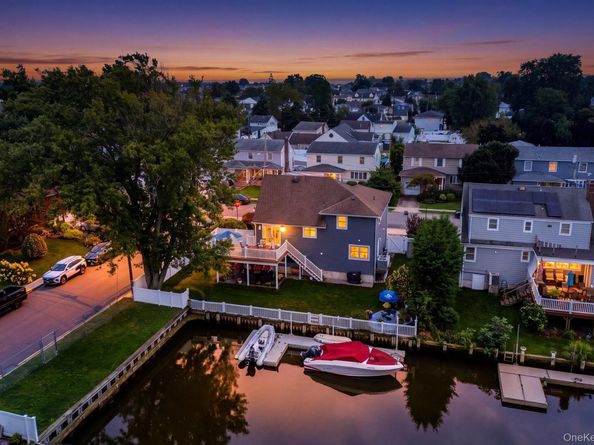 3835 Niami Street, Seaford NY 11783