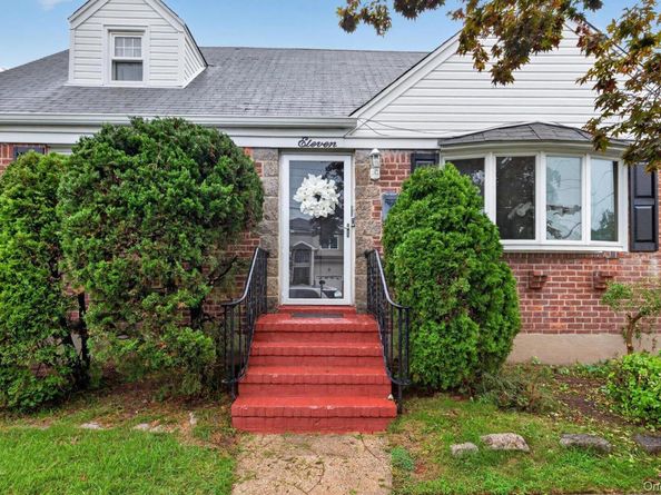 11 White Street, Valley Stream NY 11580