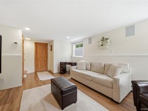 82 Sunset Road, Bay Shore NY 11706
