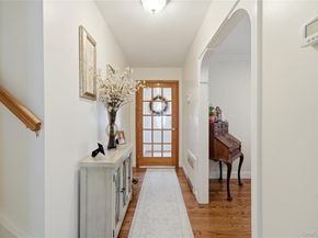 82 Sunset Road, Bay Shore NY 11706