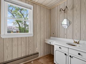567 Pearl Street, Oceanside NY 11572