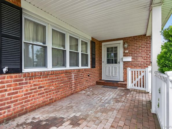 567 Pearl Street, Oceanside NY 11572