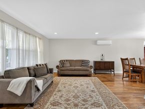 567 Pearl Street, Oceanside NY 11572