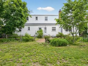 567 Pearl Street, Oceanside NY 11572
