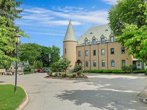 100 Chateau Lane 8, Hawthorne NY 10532