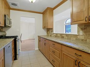 100 Chateau Lane 8, Hawthorne NY 10532