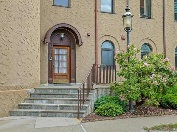 100 Chateau Lane 8, Hawthorne NY 10532