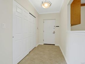 100 Chateau Lane 8, Hawthorne NY 10532