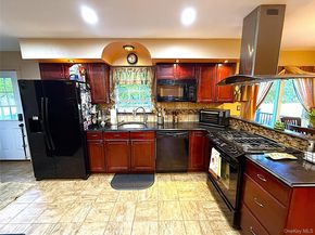 1 Heston Road, Shirley NY 11967