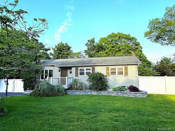 1 Heston Road, Shirley NY 11967