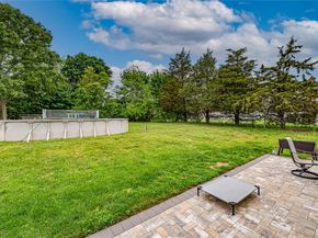 4 Country Greens Drive, Holtsville NY 11742