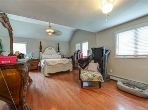4 Country Greens Drive, Holtsville NY 11742
