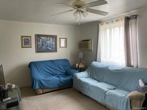 254-25 75th Avenue 2nd fl, Glen Oaks NY 11004