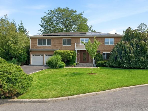 23 Carriage Court, Scarsdale NY 10583