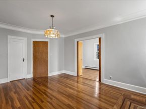 205 Roslyn Road, Mineola NY 11501