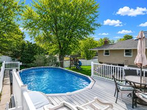 16 Lynx Lane, East Setauket NY 11733