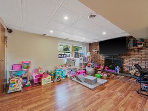 16 Lynx Lane, East Setauket NY 11733