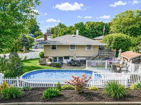 16 Lynx Lane, East Setauket NY 11733