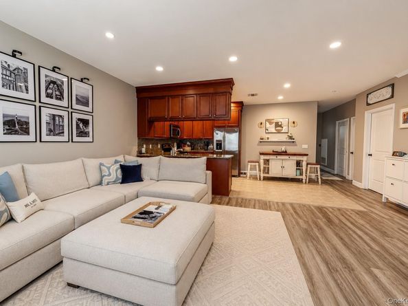 105 Okeefe Court, Oakdale NY 11769