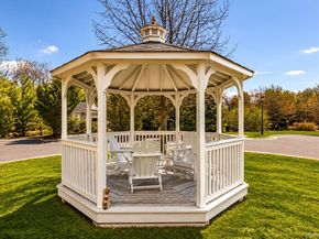 105 Okeefe Court, Oakdale NY 11769