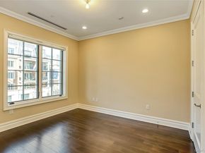 1000 Royal Court 1105, North Hills NY 11030