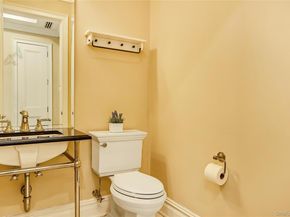 1000 Royal Court 1105, North Hills NY 11030