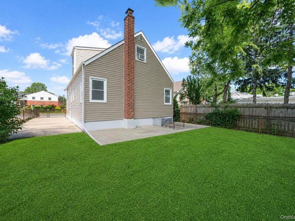 124 Washington Avenue, Valley Stream NY 11580