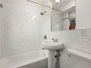315 Ellington Avenue E, Garden City NY 11530