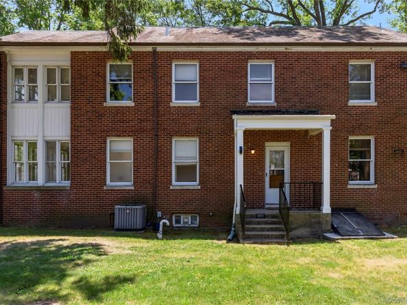 315 Ellington Avenue E, Garden City NY 11530